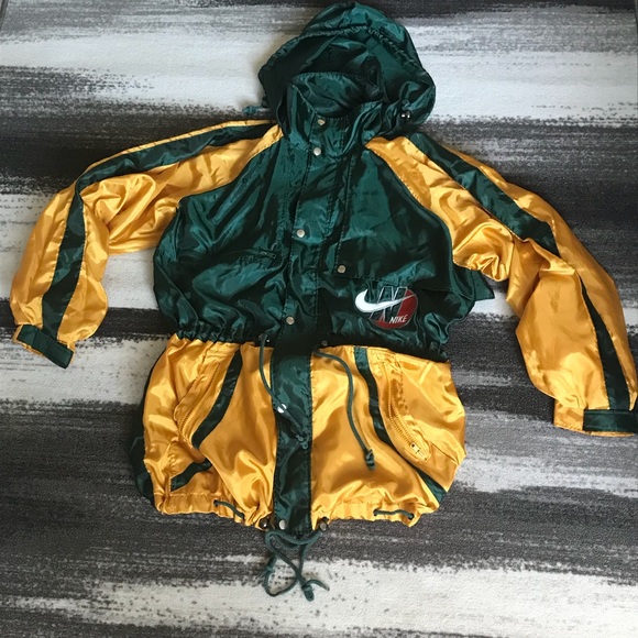 Nike Jackets & Blazers - Vintage Nike jacket size xl so cute!!!